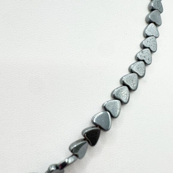 Vintage Hematite Heart Beaded Necklace  Barrel Clasp 16” - Picture 5 of 9